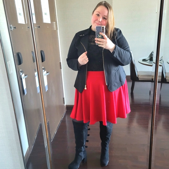 Meet your Posher, Whitney - Picture 4 of 4